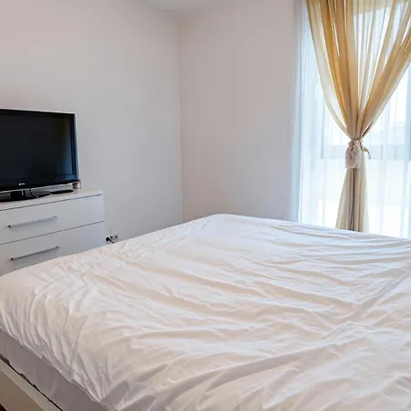 Luxury With Garden Terrace Near National Arena *