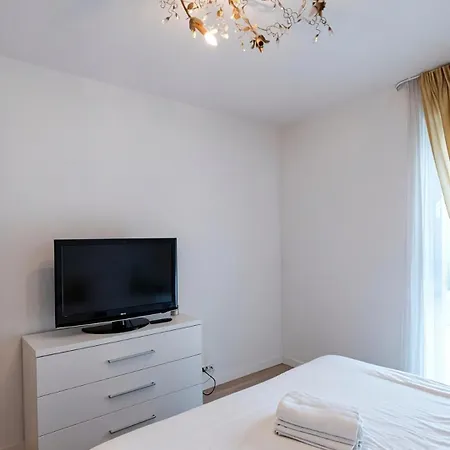 Luxury With Garden Terrace Near National Arena